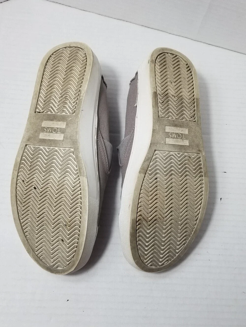 TOMS WOMEN'S LOAFERS SIZE 6.5
